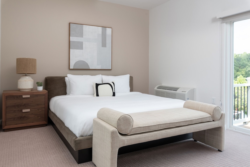 Classic Room, 1 Queen Bed (Self Check-in with Virtual Front Desk) photo 3
