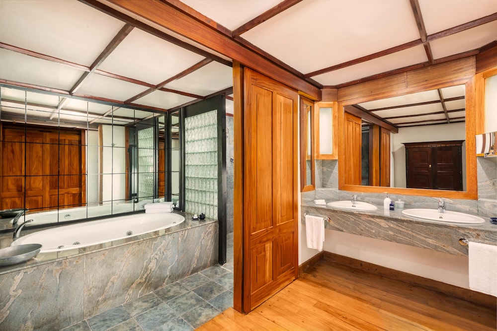 Themed Suites - Photo 21