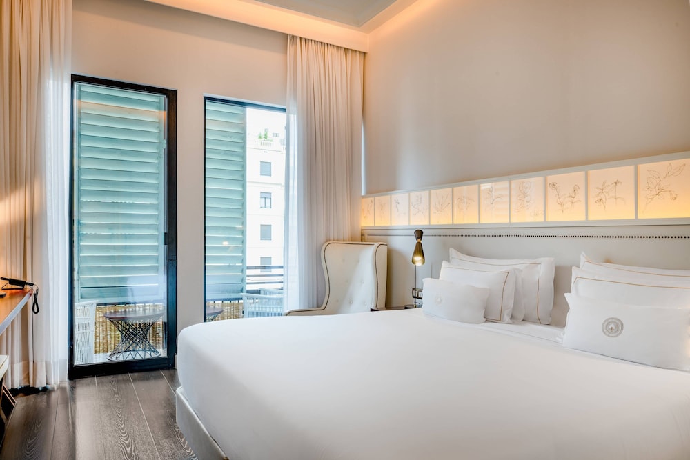 Deluxe Room, 1 King Bed, Courtyard View (Cotton King)