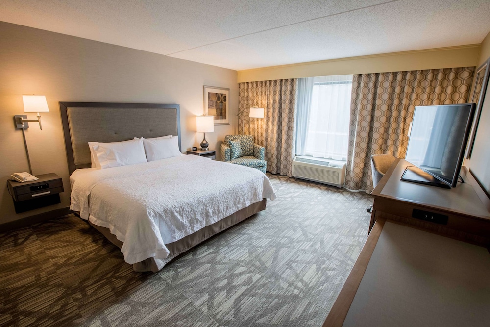 Room, 1 King Bed, Accessible - Photo 2