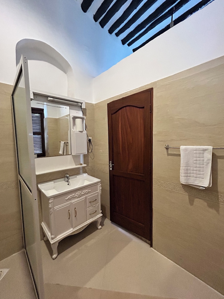 Family Triple Room, Private Bathroom, Garden View