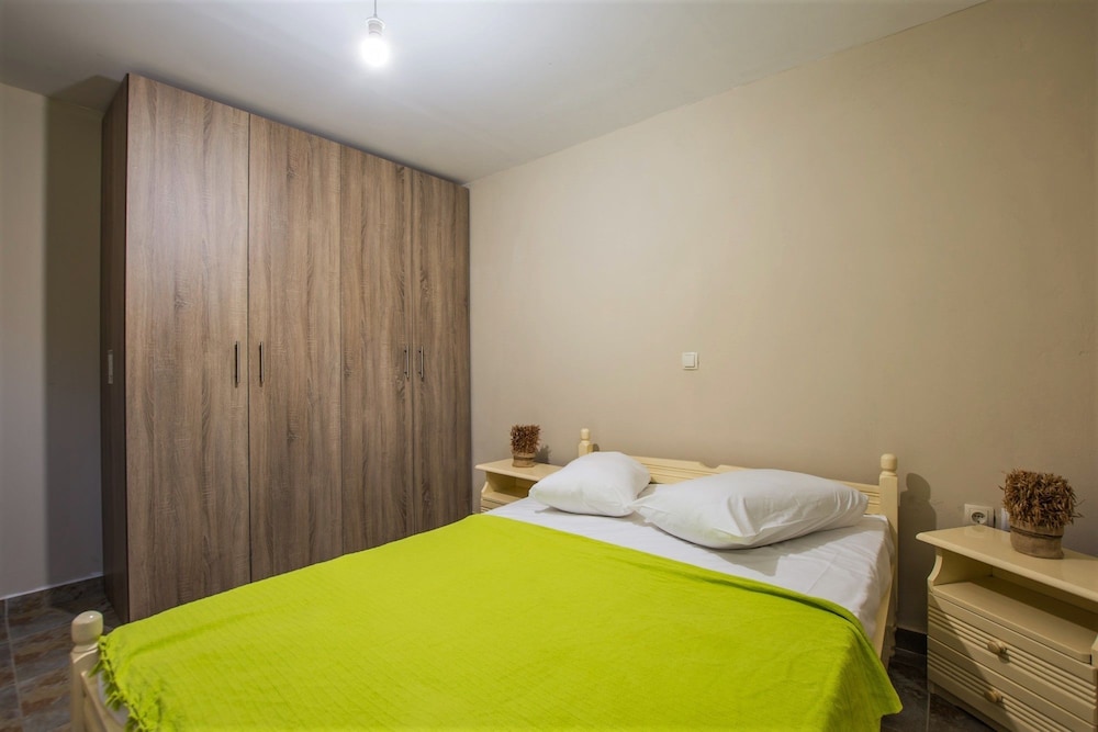 Family Apartment, Pool View, Ground Floor - Photo 7