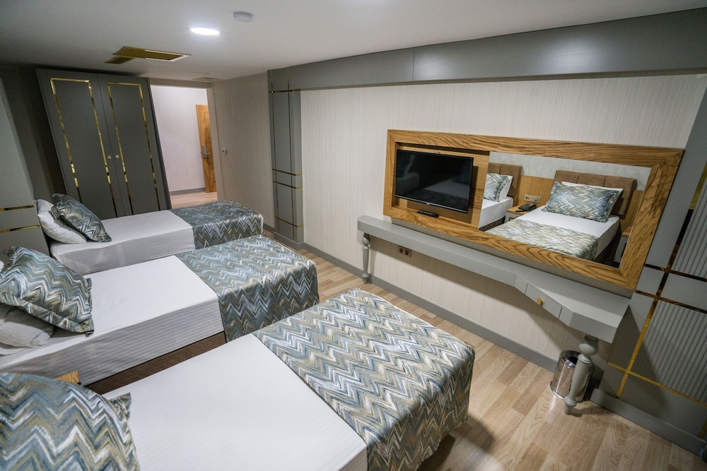 Standard Triple Room photo 3