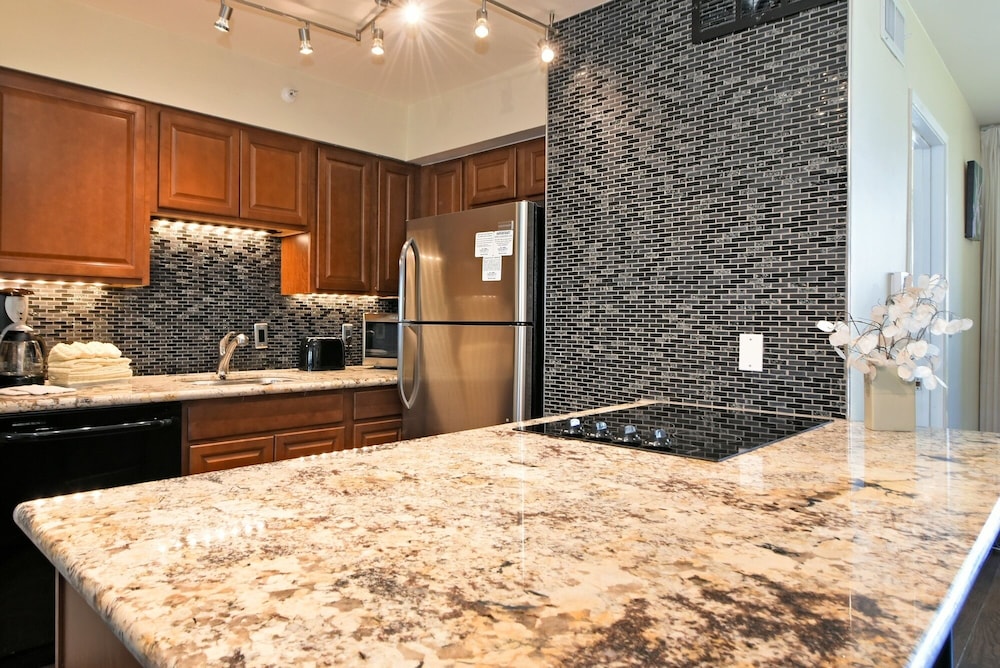 Condo, 1 Bedroom photo 2