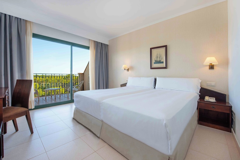 Habitación Doble, Balcón, Vista al Mar (2 Adultos + 1 Niño)
