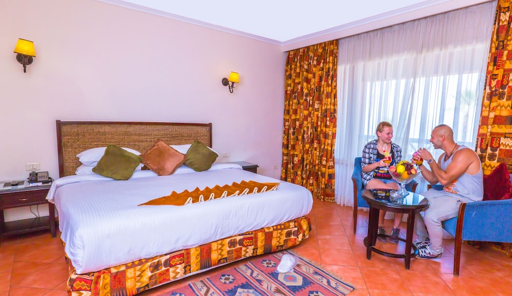 Standard Double or Twin Room, Sea View (King) - Photo 5
