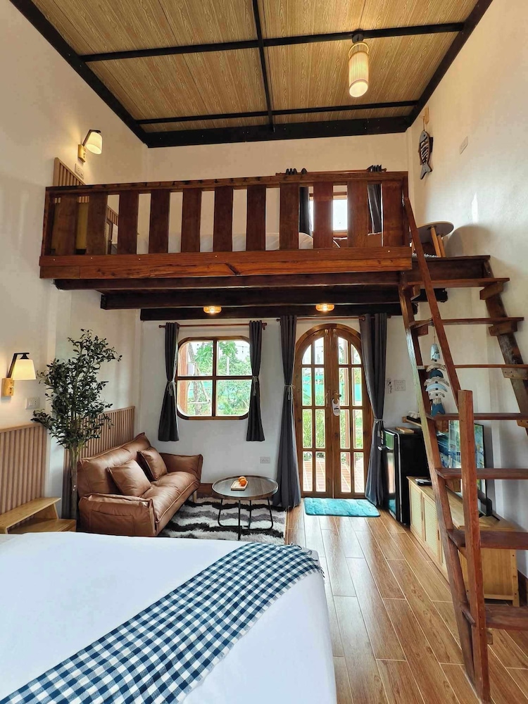 Exclusive House, Garden View