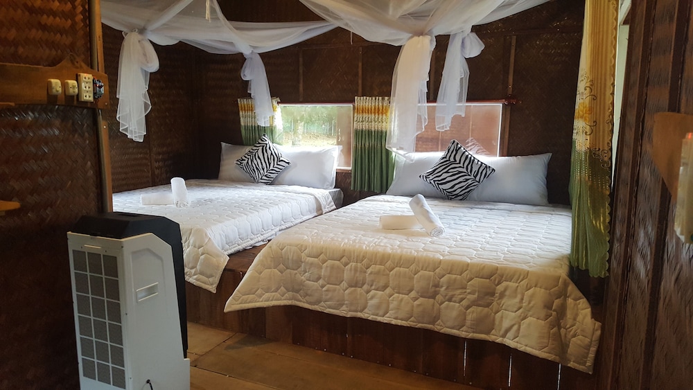 Twin Room, River View photo 1