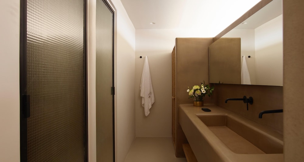 Exclusive Suite, 1 King Bed, Terrace, Sea View (Living Room, Pool Access) - Photo 5