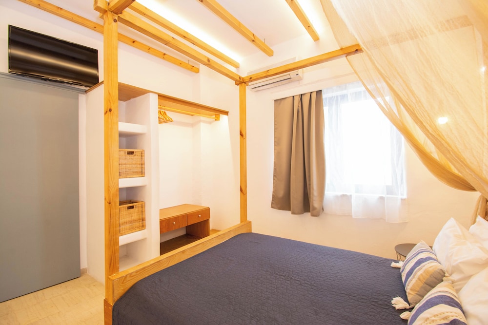 Deluxe Apartment, Jetted Tub - Photo 4