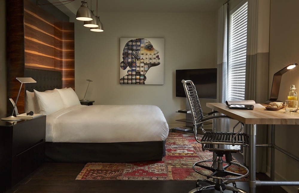 Room, 1 King Bed, Hearing Accessible (Mobility/Hearing Accessible) - Photo 2