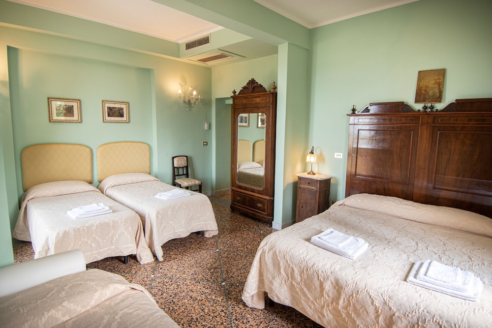Comfort Quadruple Room