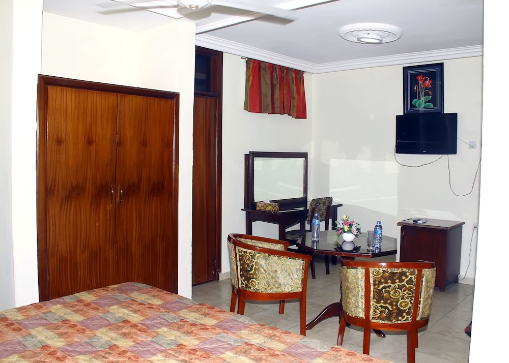 Basic Double Room photo 2