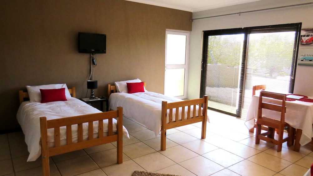 Large Deluxe Apartment photo 1