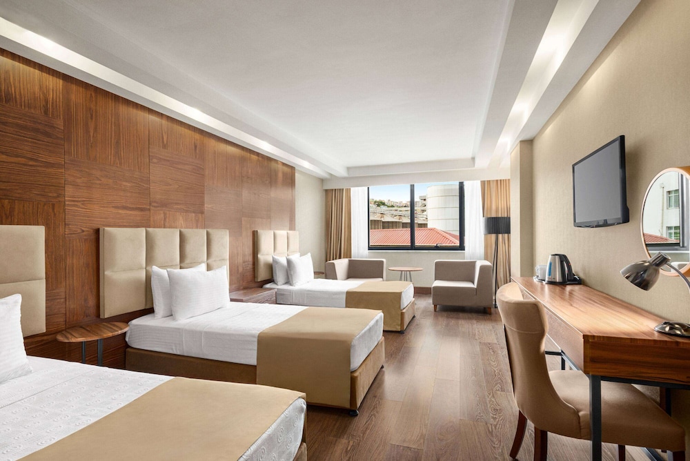 Deluxe Triple Room