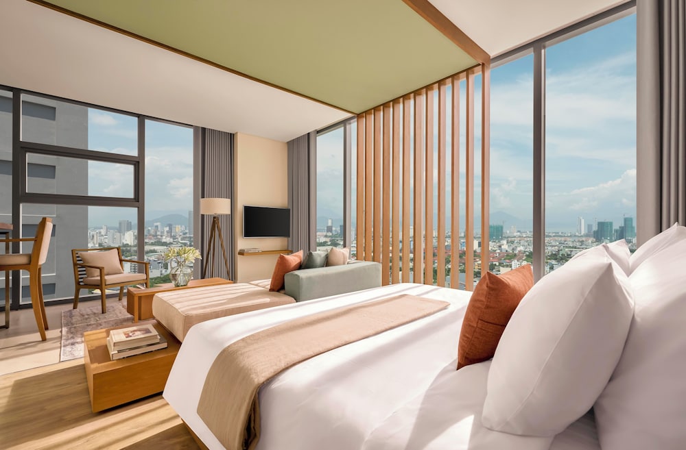 Deluxe Room, City View