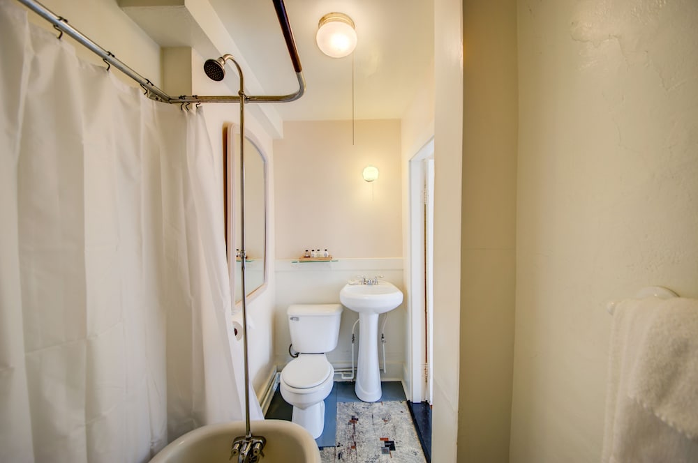 The Captain's House - Classic Room photo 2