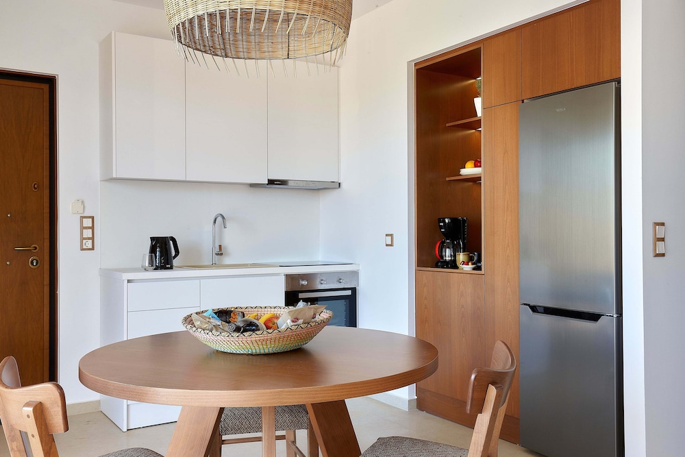 Two Bedroom Suite with Private Pool and Garden - Photo 5