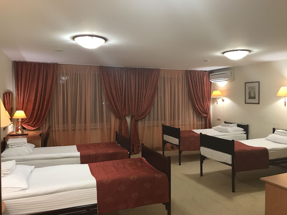 Economy Quadruple Room, 1 Bedroom photo 2
