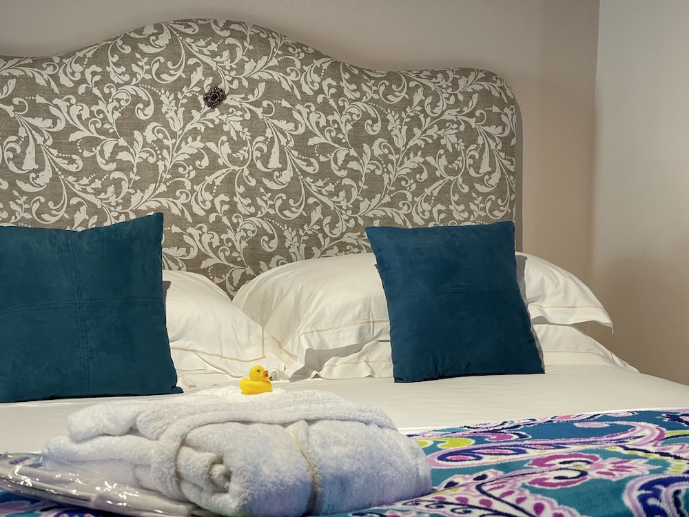 Deluxe Room, 1 Queen Bed