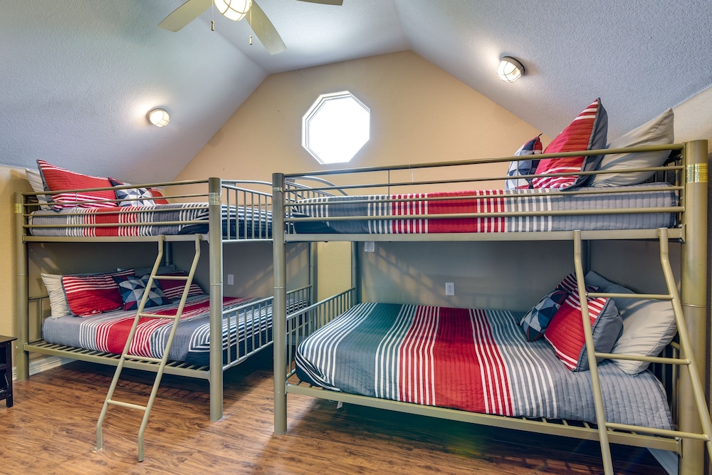 House (2 Bedrooms) photo 2