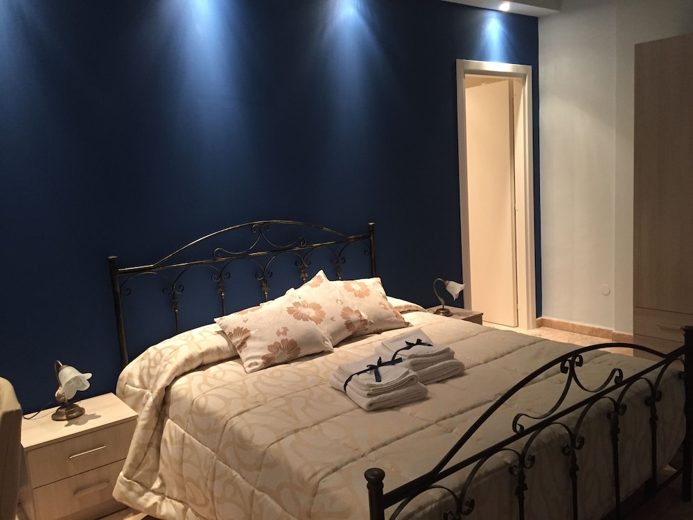 Classic Triple Room, Garden View photo 3