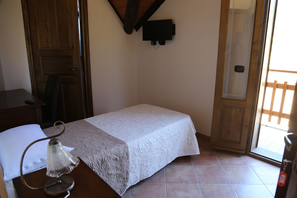 Deluxe Single Room, Mountain View photo 3