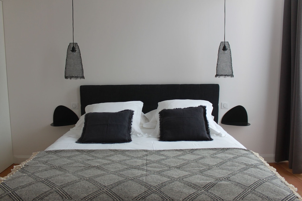 Double Room, 1 Queen Bed (Palais Gallien) photo 3