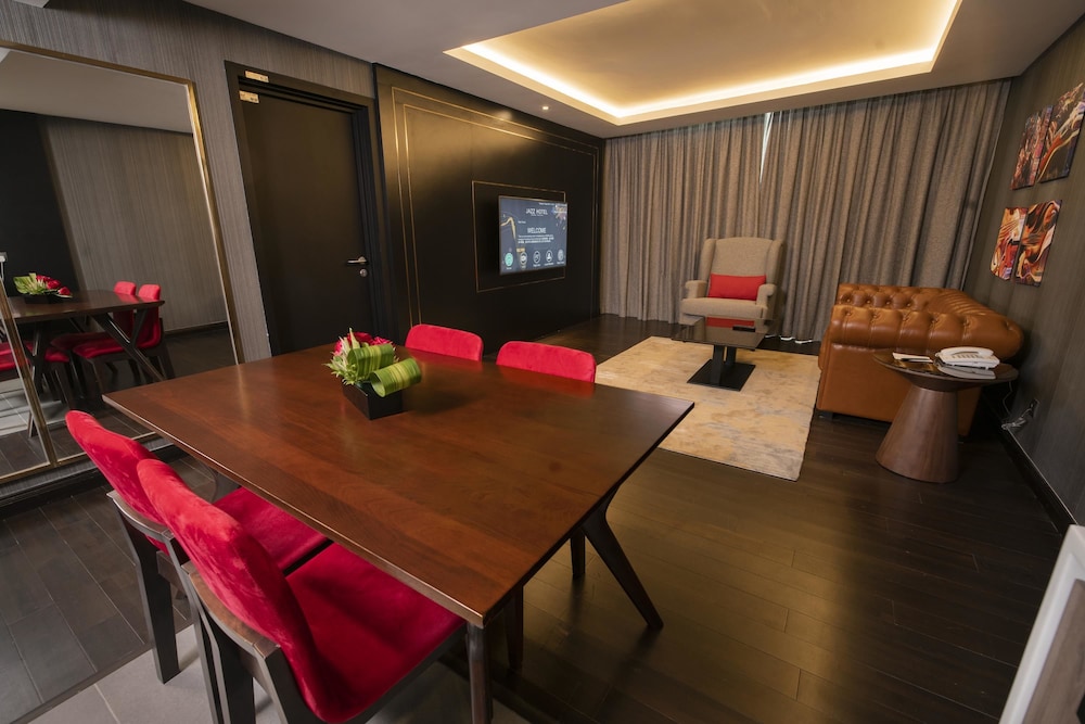 Executive Room - Photo 1