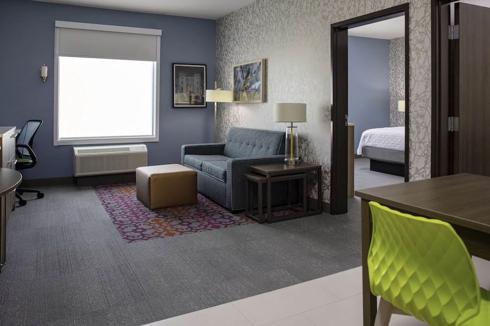 Suite, 1 King Bed, Accessible, Non Smoking (Hearing) - Photo 6