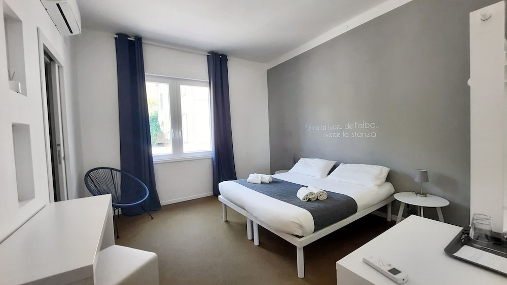 Double Room, Ensuite, City View photo 1
