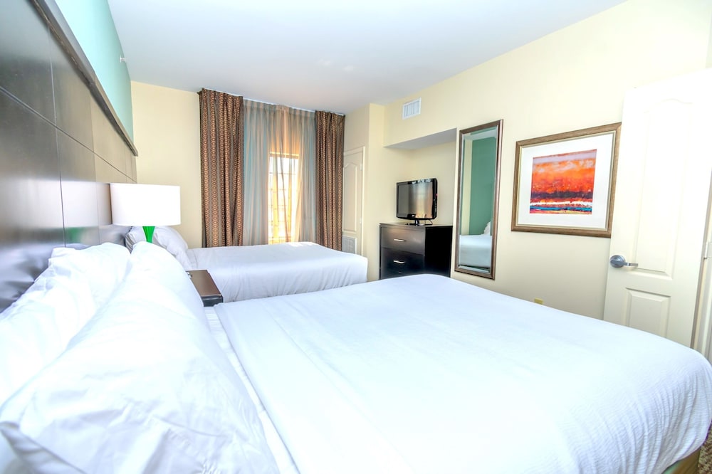 Suite, 1 Bedroom, Kitchen - Photo 17