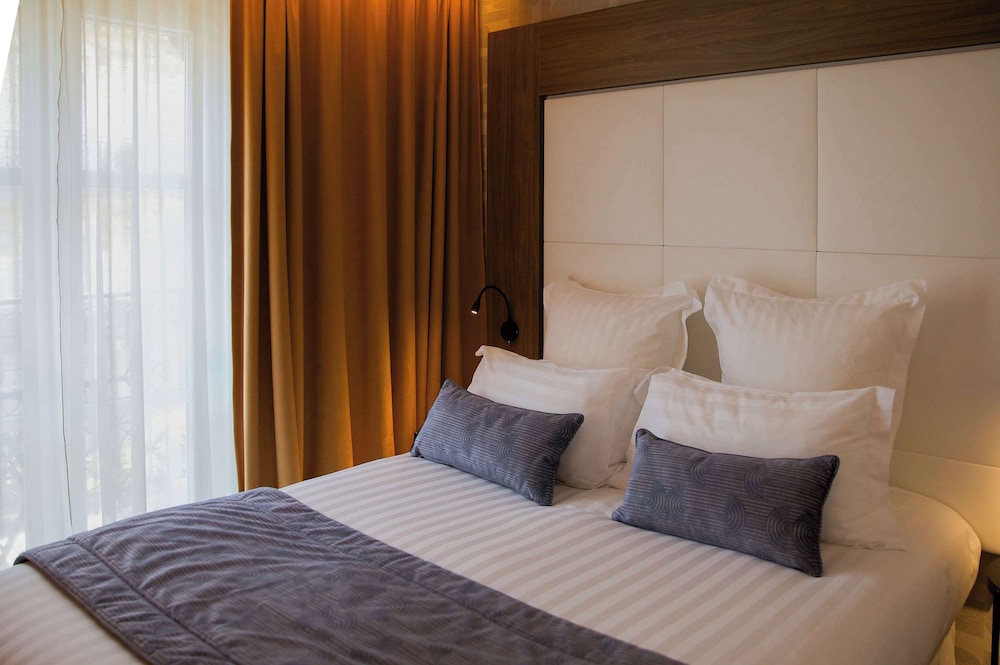 Superior Room, 1 Queen Bed, Non Smoking, Balcony photo 1