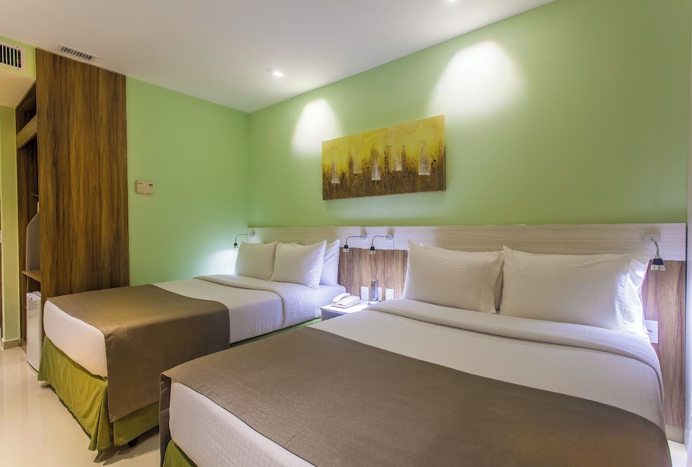 Standard Twin Room, 2 Double Beds photo 3