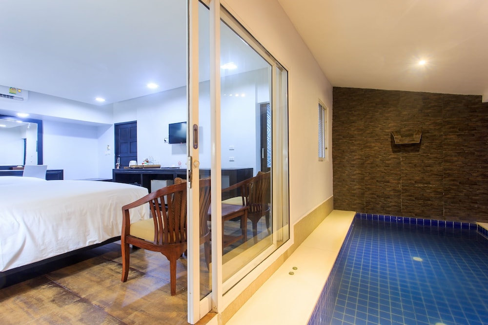 Beach Front Pool Villa - Photo 7