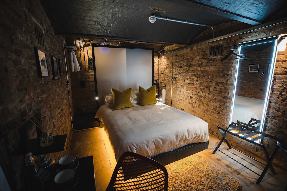 Basic Double Room (Dungeon)
