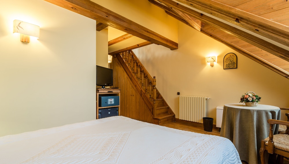 Family Duplex, 2 Bedrooms, Connecting Rooms, Tower photo 3