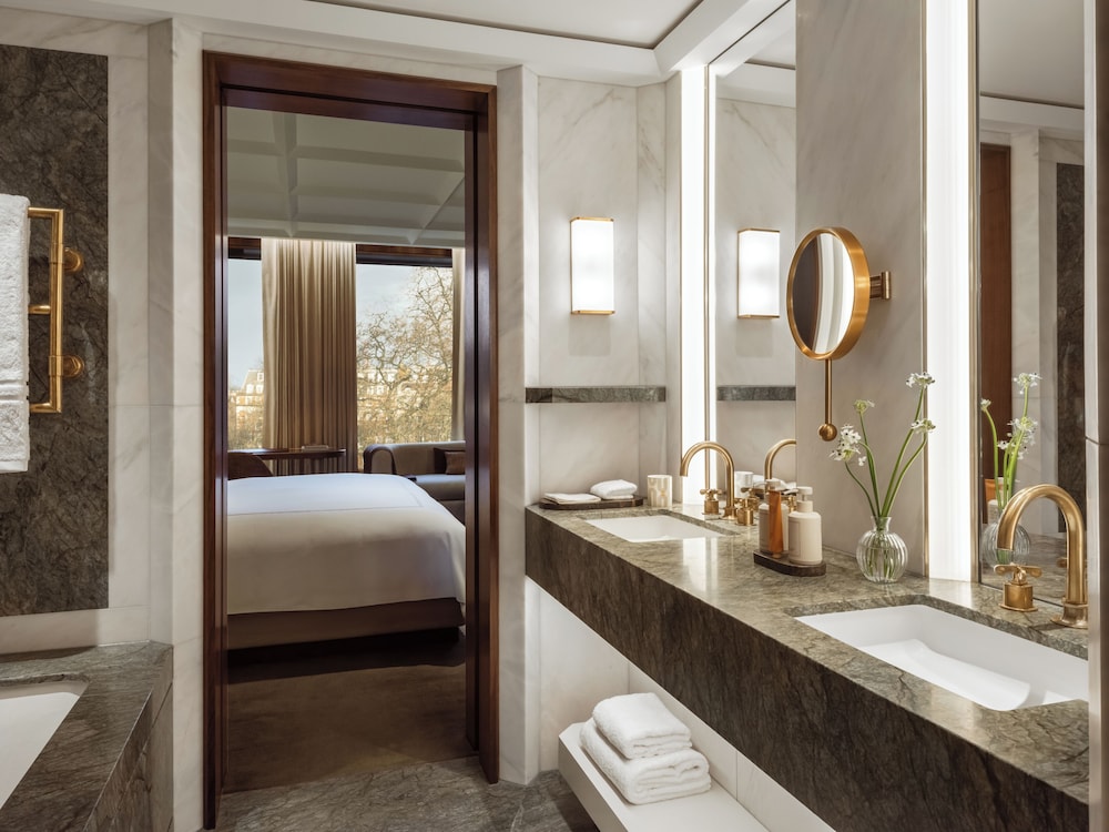 Mews Junior Suite