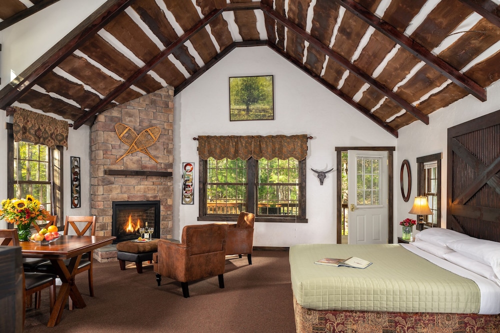 Suite, Courtyard View photo 1