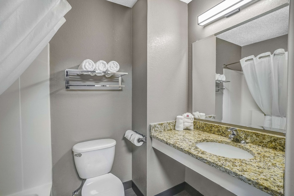 Standard Room, 1 Queen Bed, Non Smoking, Kitchenette - Photo 12
