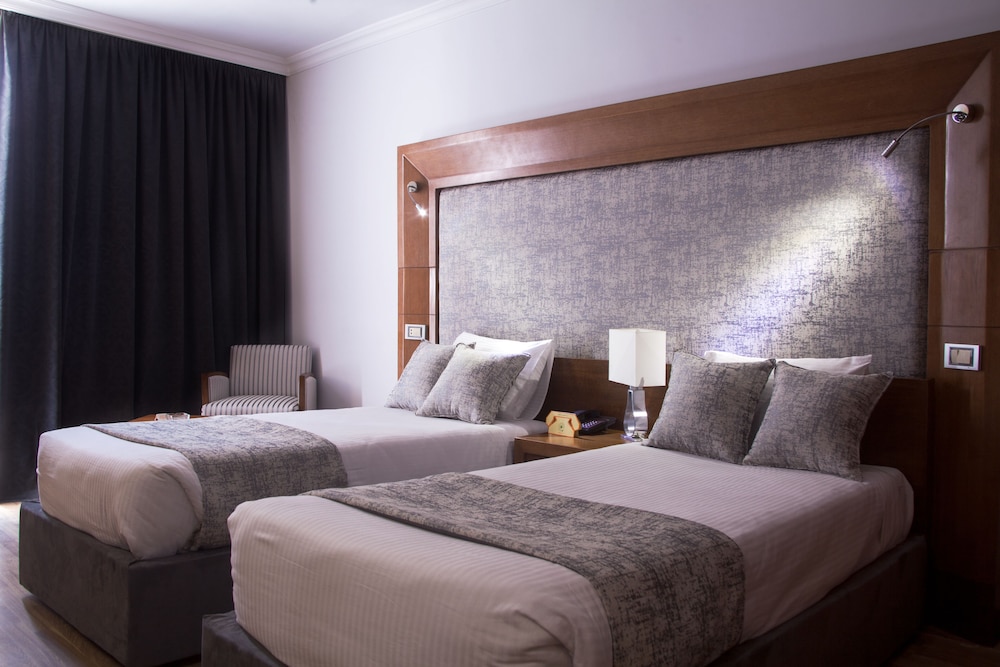 Deluxe Room - Photo 1