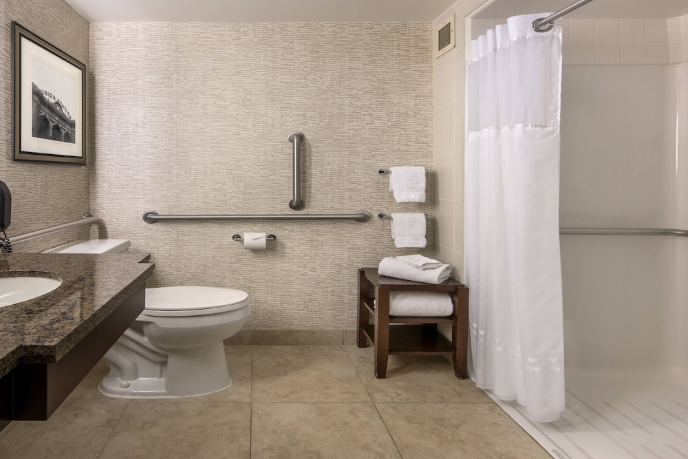 Room, 2 Queen Beds - Photo 4