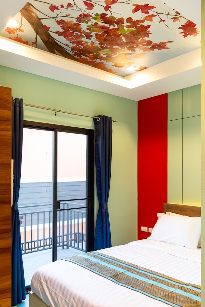 Deluxe Room, 1 Queen Bed, River View photo 3