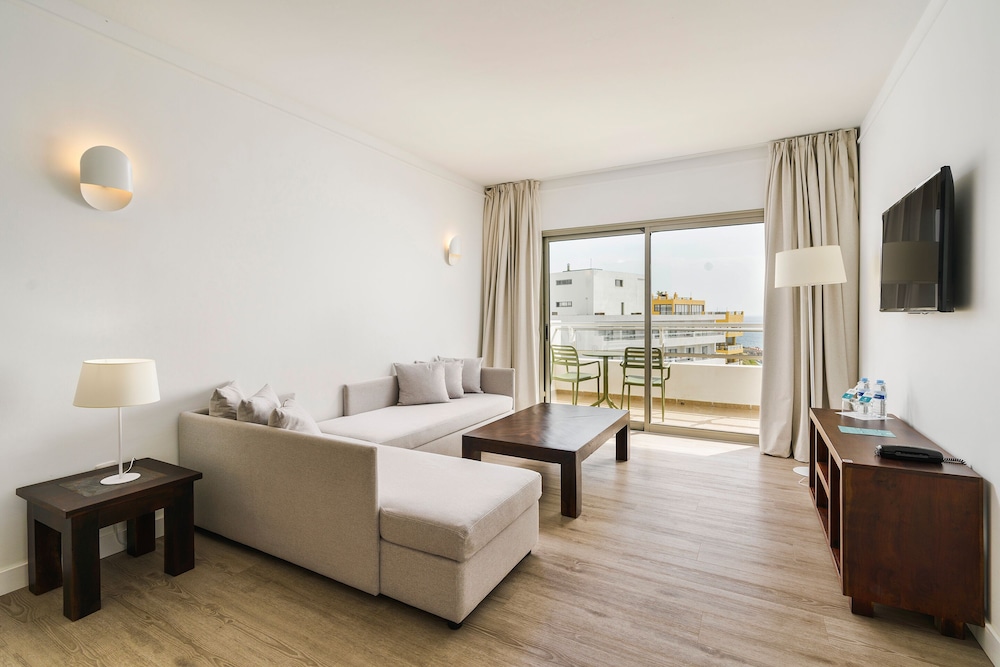 Suite 2 Adults + 3 Children
