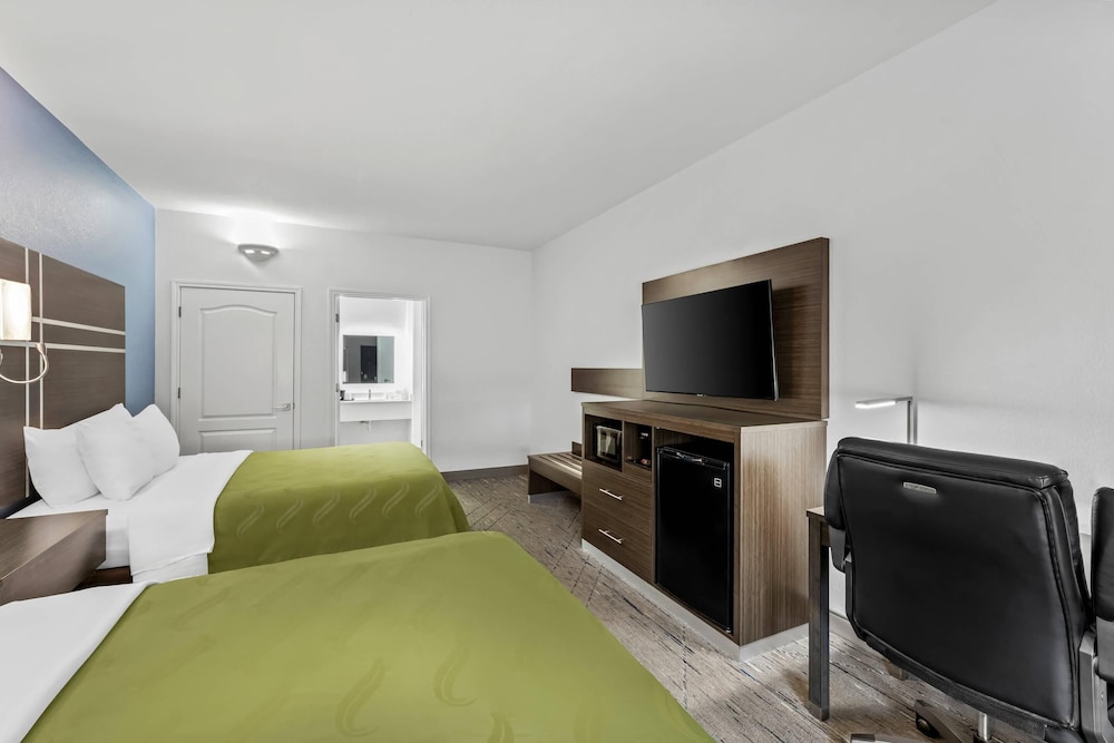 Room, 2 Queen Beds, Accessible, Non Smoking photo 2