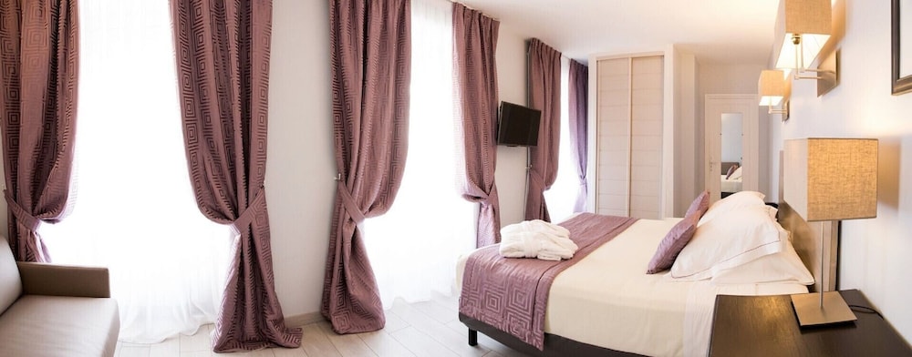 Superior Double or Twin Room - Photo 5