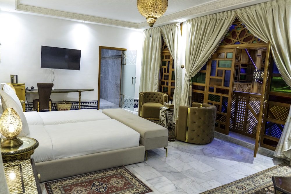 Luxury Room - Photo 10