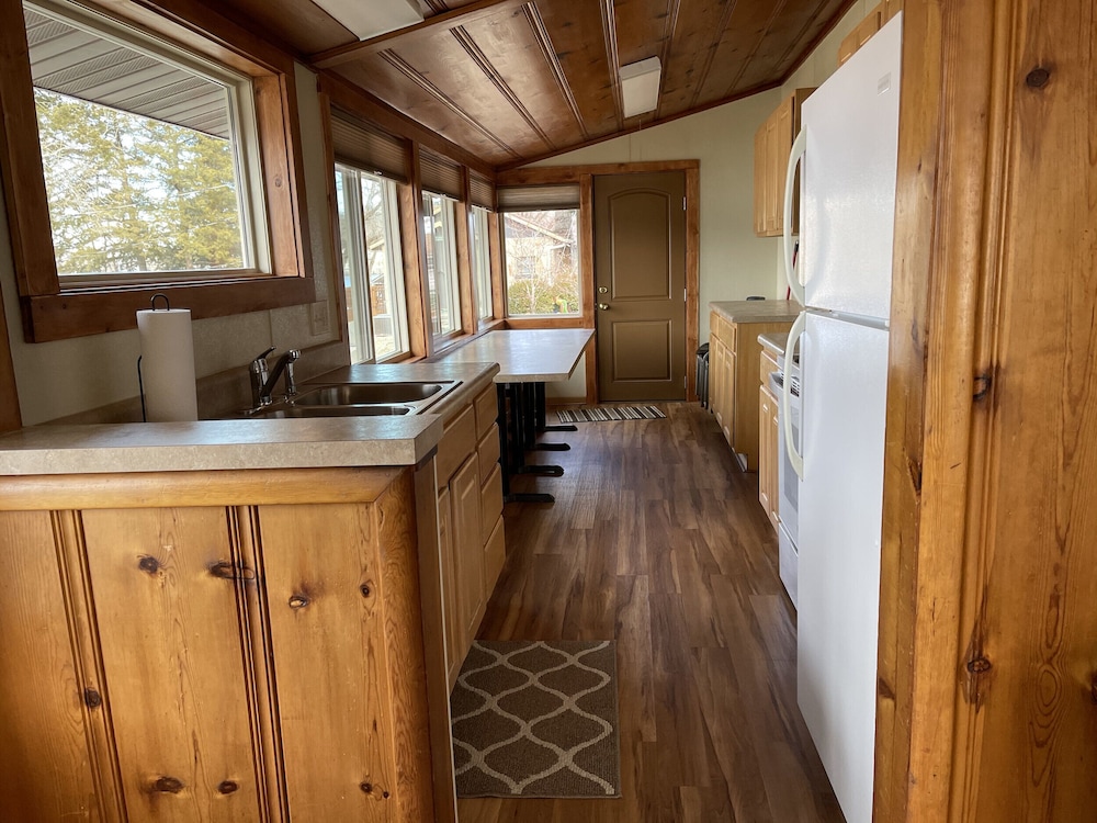 Chalet, 3 Bedrooms, Lake View photo 3