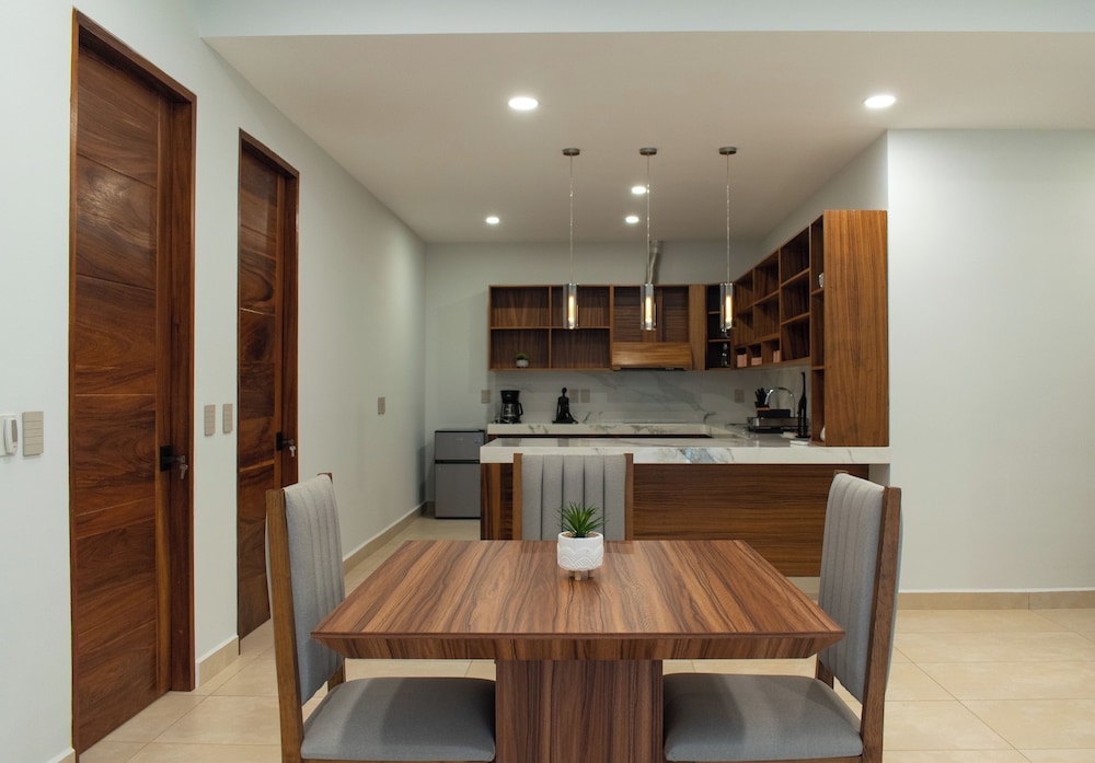 Deluxe Apartment, Garden View