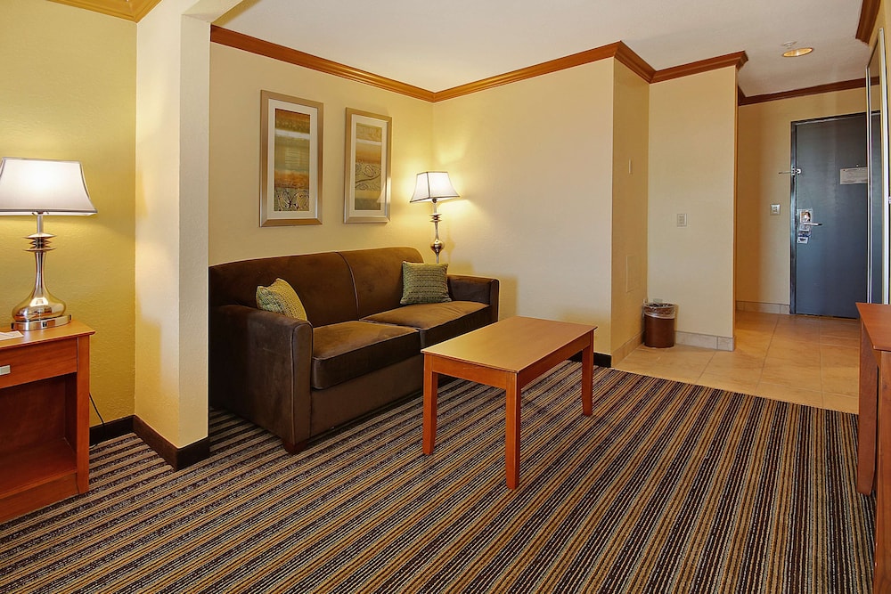 Suite, Multiple Beds, Non Smoking, Refrigerator & Microwave (with Sofabed) - Photo 1